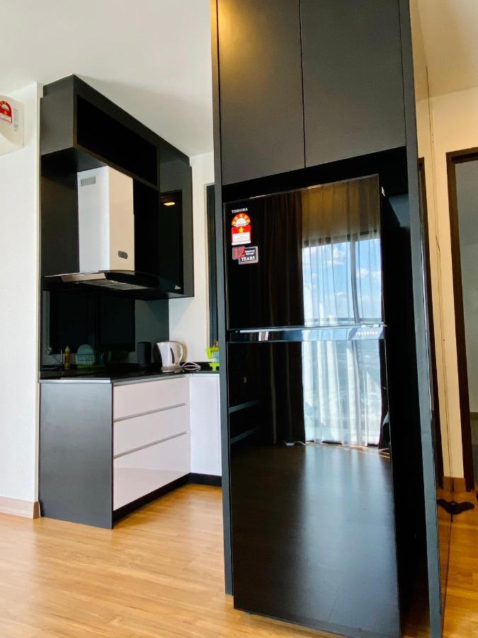 Dream Suite 2 - Landmark Residence 1, High Floor, Nice View, Wi-Fi & Tv Box Каджанг Экстерьер фото